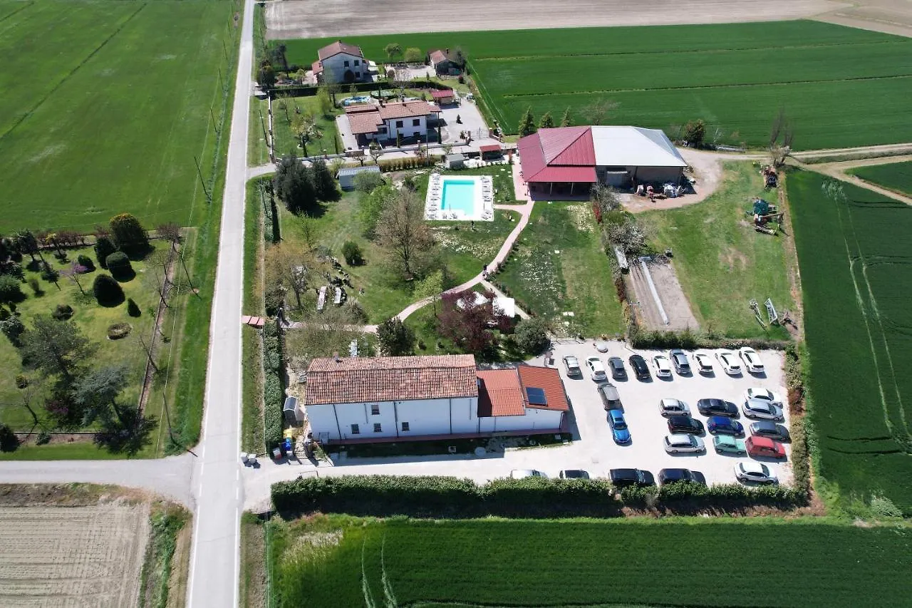 Sacripante Bed & Breakfast Ostellato Italy